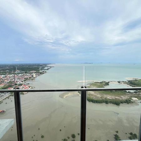 Silverscape Seaview Residences Melaka Exterior photo